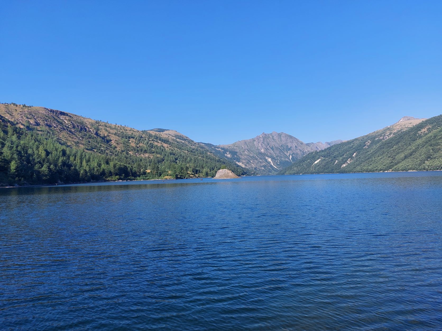 Short hikes near mount St. Helens