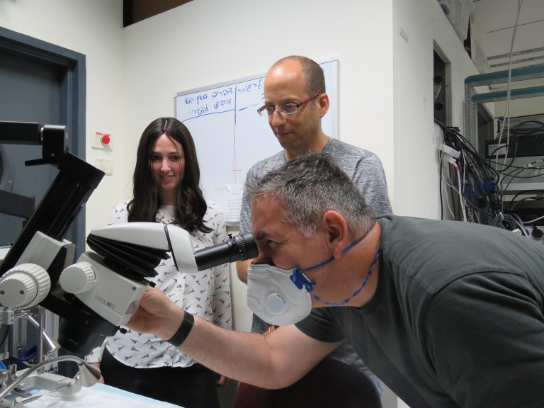 חוקרי מוח מבר אילן זכו בפרס בינלאומי בחסות קרן מייקל ג'יי פוקס לחקר פרקינסון